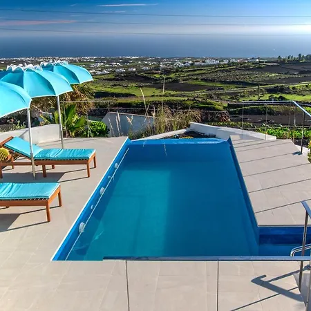 Infinity: Panoramic Sea Views & Private Heated Pool Tias